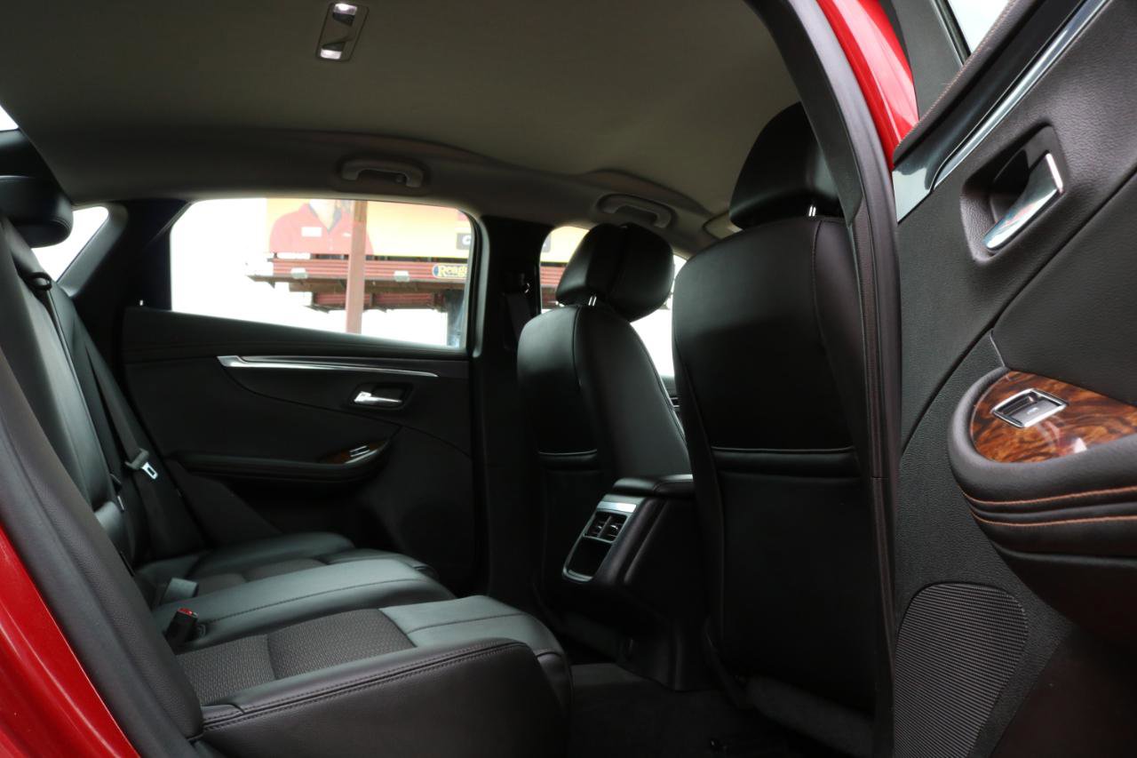 Used 2014 Chevrolet Impala LT w/ Convenience Package image 34