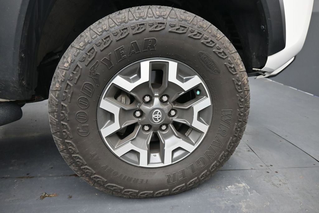 Used 2023 Toyota Tacoma TRD Off-Road AWD/4WD image 11