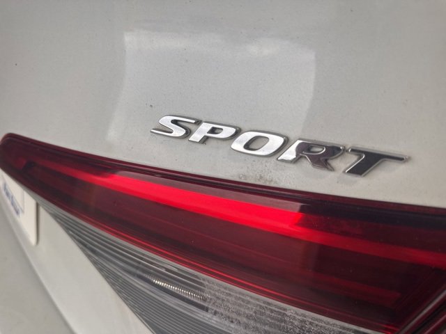 Used 2022 Honda Civic Sport image 7