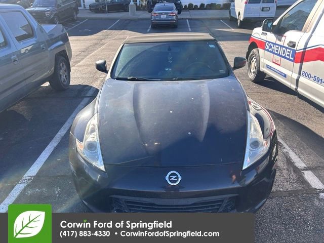 Used 2013 Nissan 370Z Roadster image 2