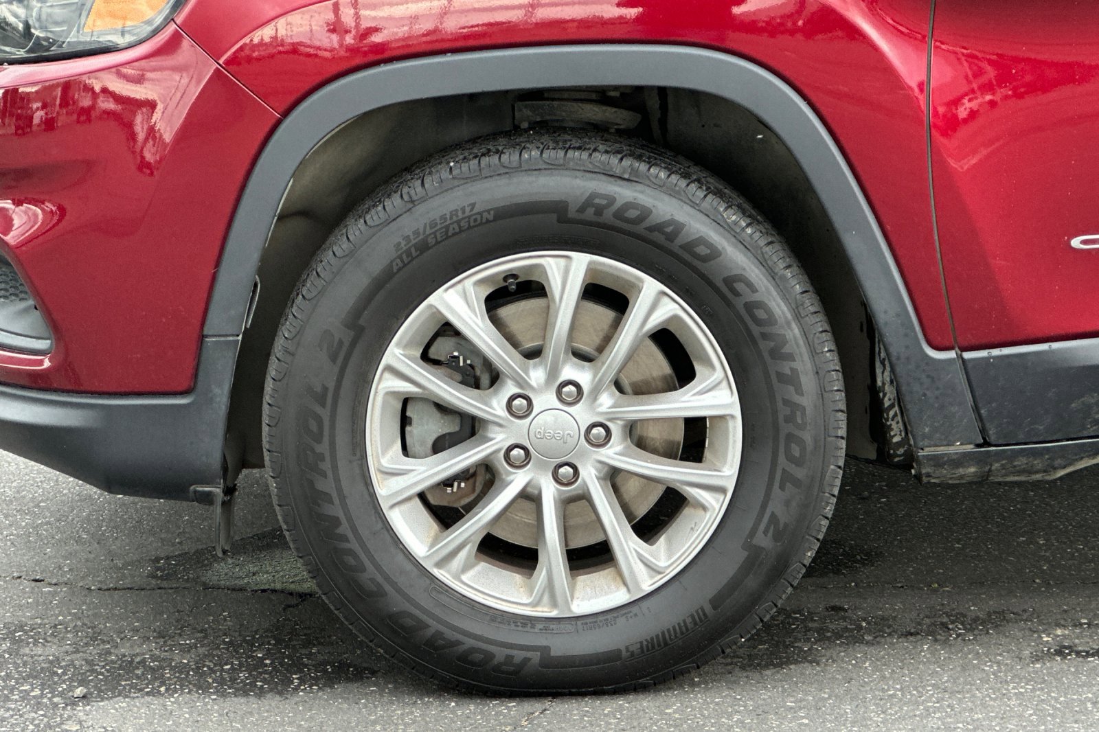 Used 2019 Jeep Cherokee Latitude w/ Cold Weather Group image 24