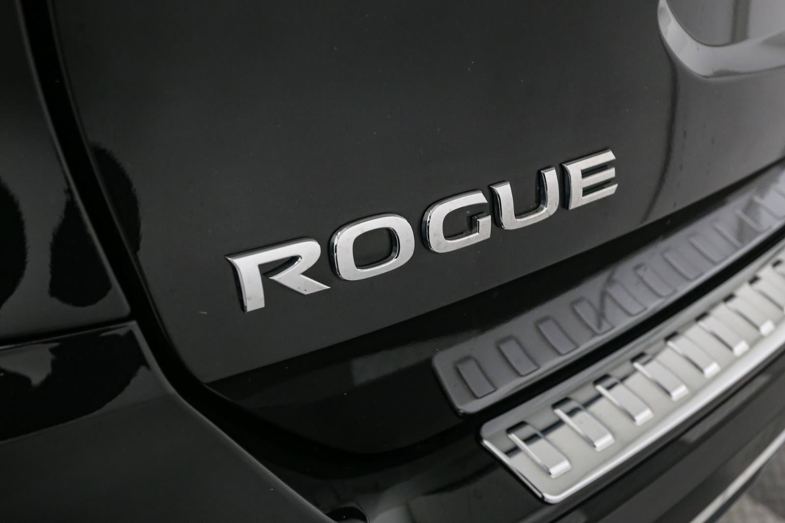 Used 2017 Nissan Rogue SL AWD/4WD image 10