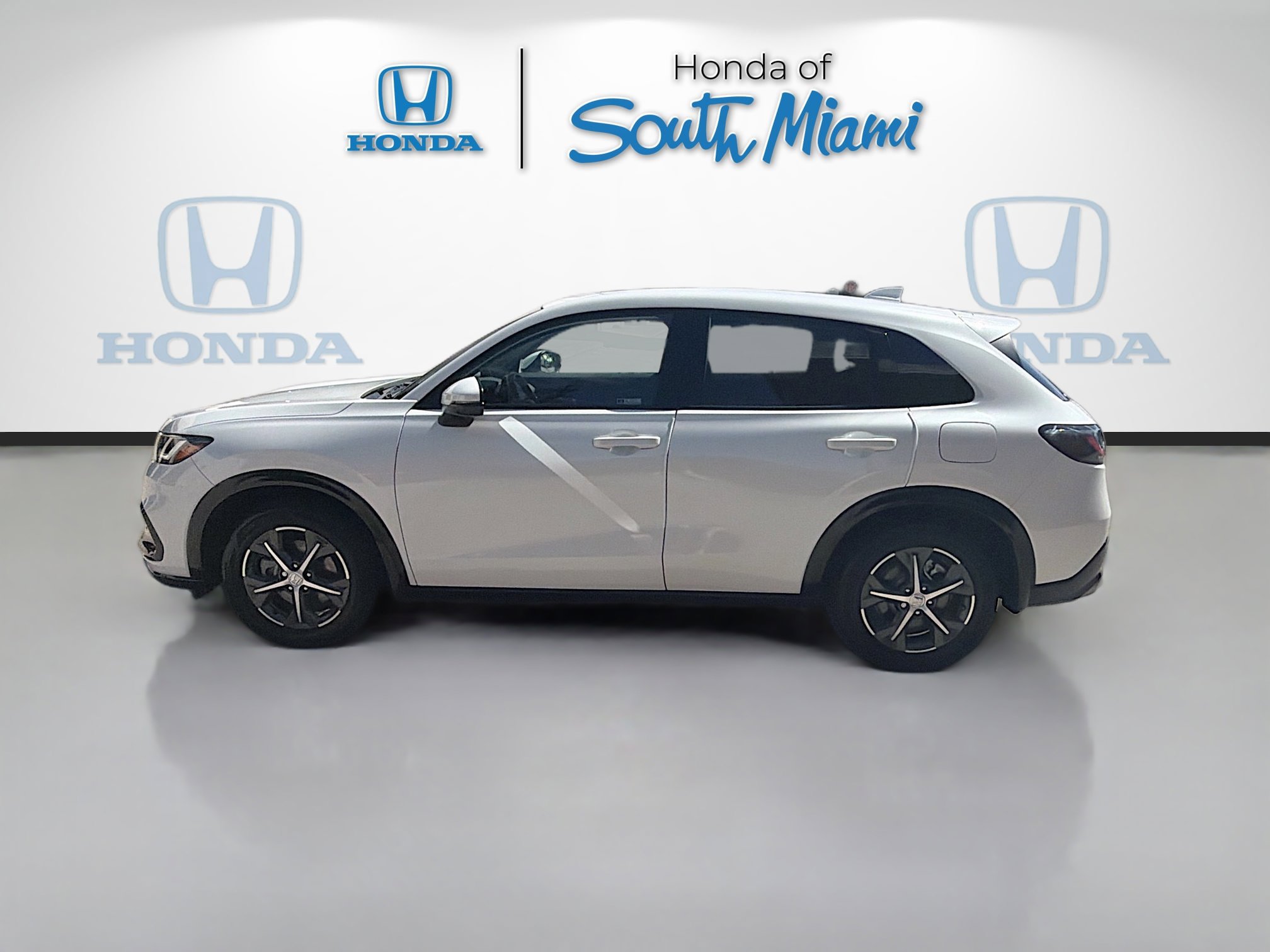 Certified 2024 Honda HR-V EX-L image 4