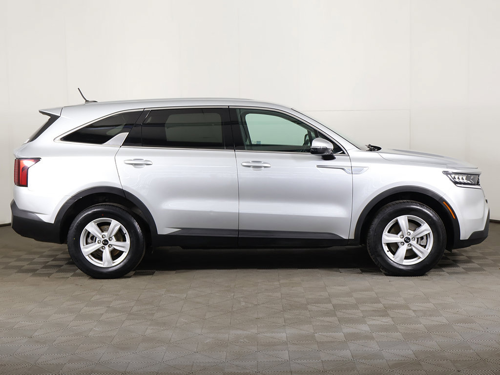Used 2021 Kia Sorento LX AWD/4WD image 17