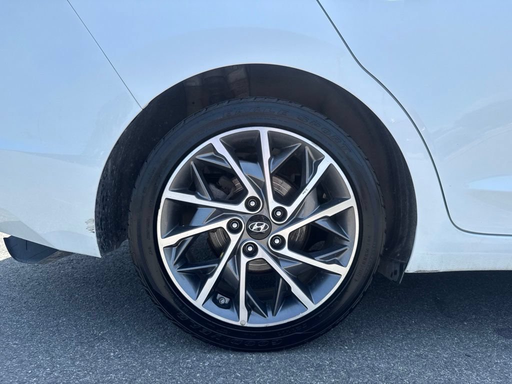Used 2020 Hyundai Elantra Limited w/ Ultimate Package 03 FWD image 13