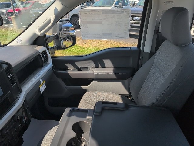 New 2026 Ford F250 4x4 Regular Cab Super Duty image 3