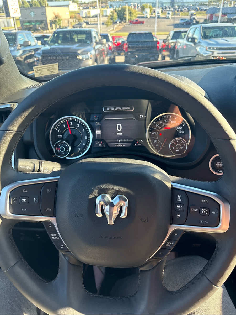 Used 2025 RAM 1500 Big Horn AWD/4WD image 12