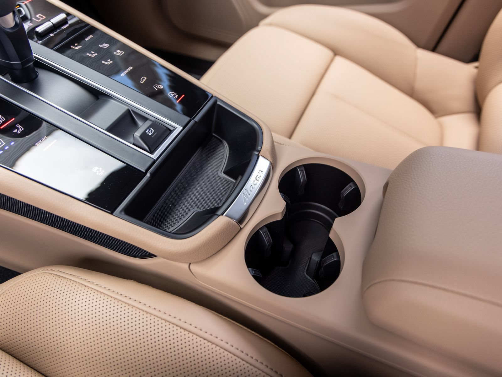 Certified 2026 Porsche Macan AWD/4WD image 18