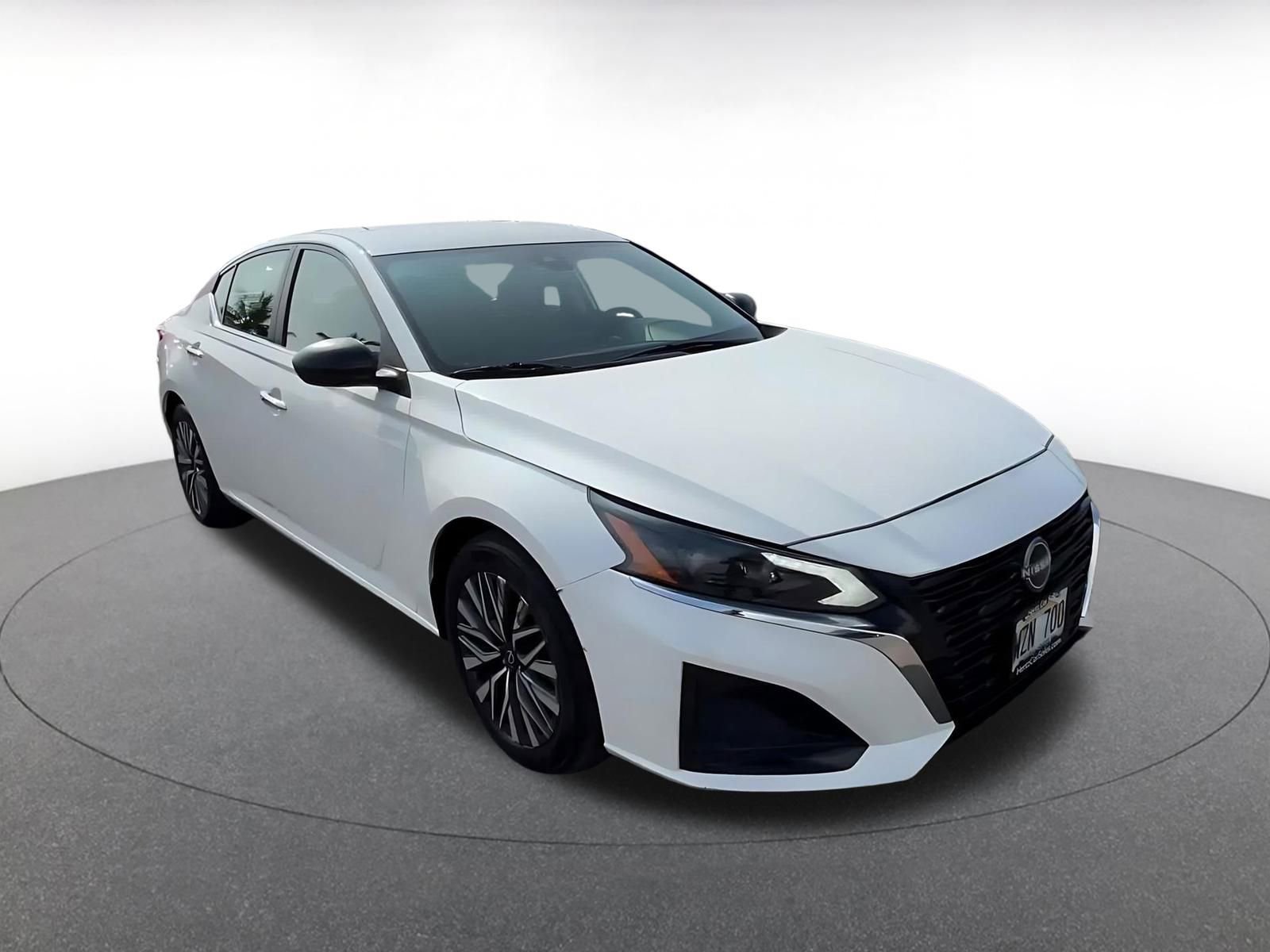 Used 2024 Nissan Altima 2.5 SV image 3