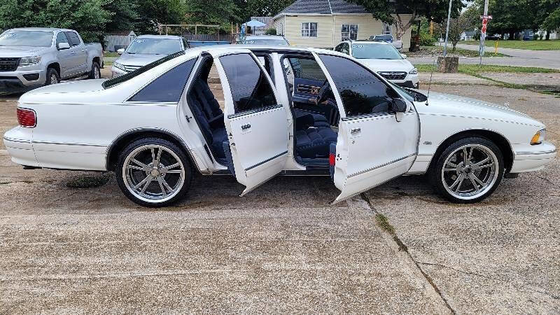 Used 1993 Chevrolet Caprice Classic LS image 24