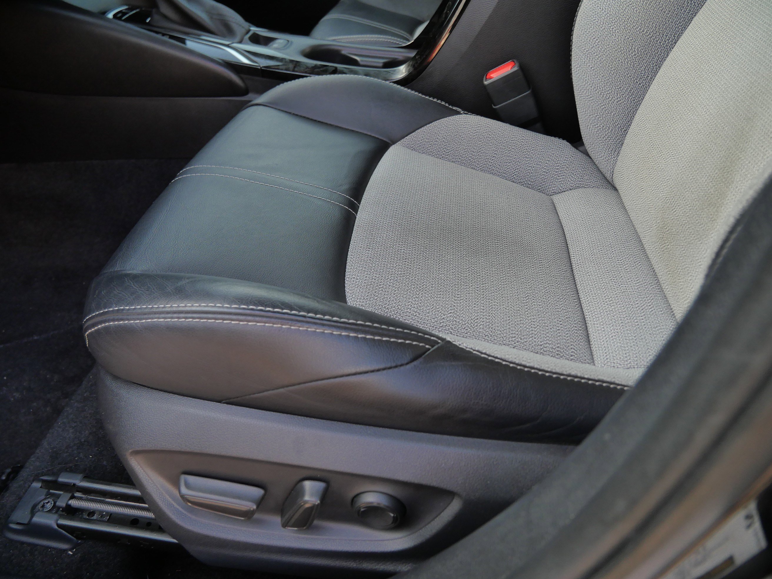 Used 2019 Toyota Corolla XSE image 21