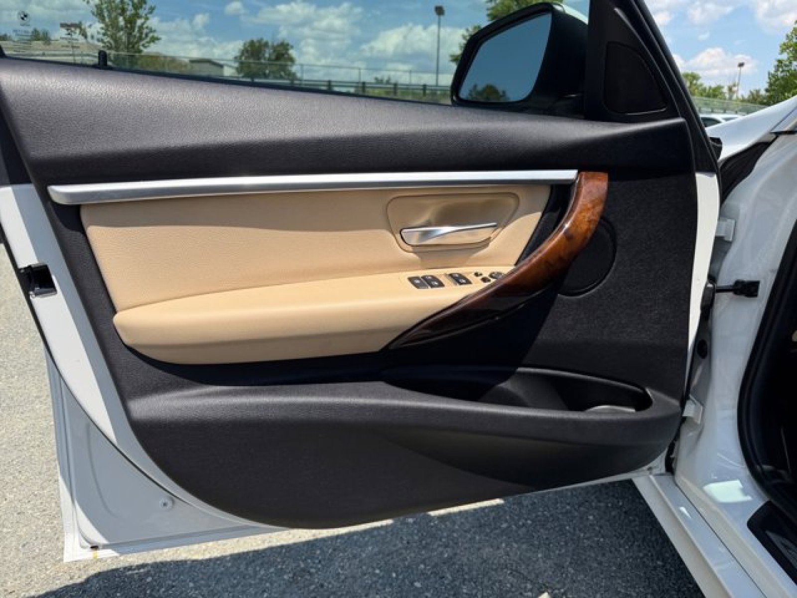 Used 2017 BMW 330i Sedan RWD image 19