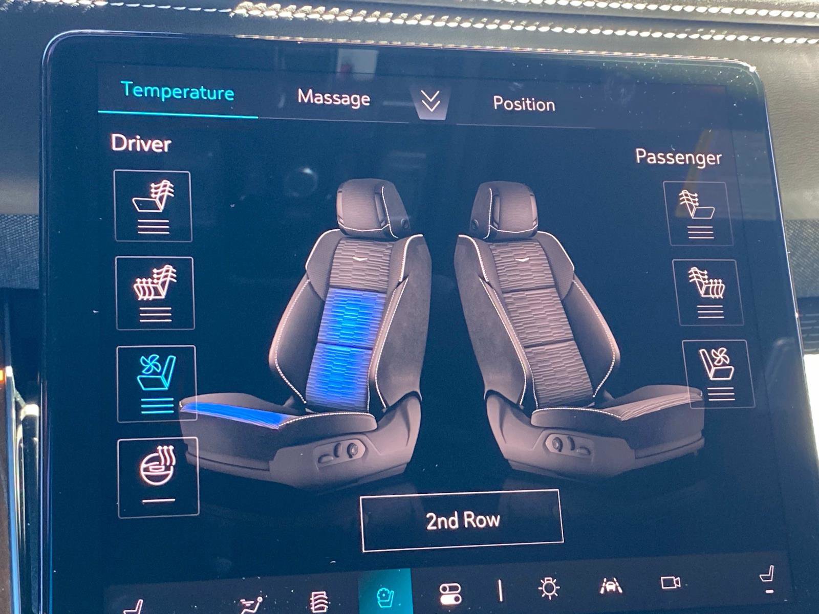 Used 2025 Cadillac Escalade ESV Premium Luxury Platinum image 37