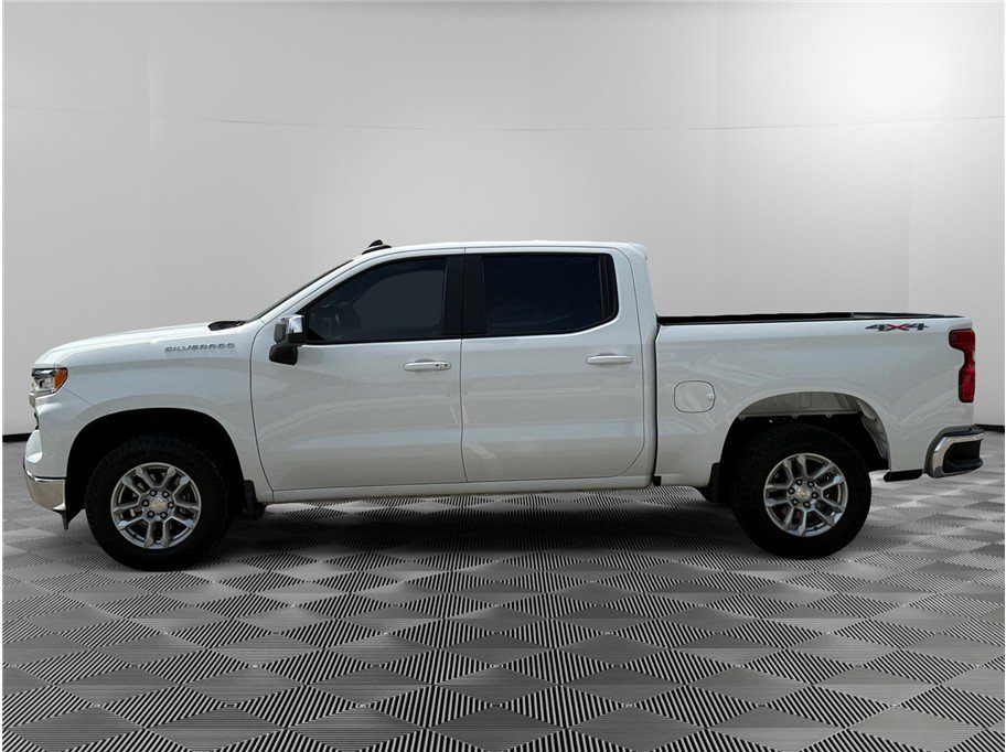 Used 2023 Chevrolet Silverado 1500 LT AWD/4WD image 2