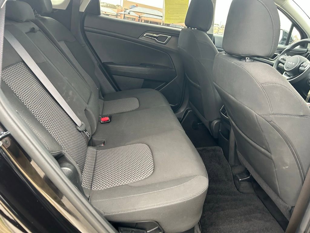 Used 2023 Kia Sportage LX image 29
