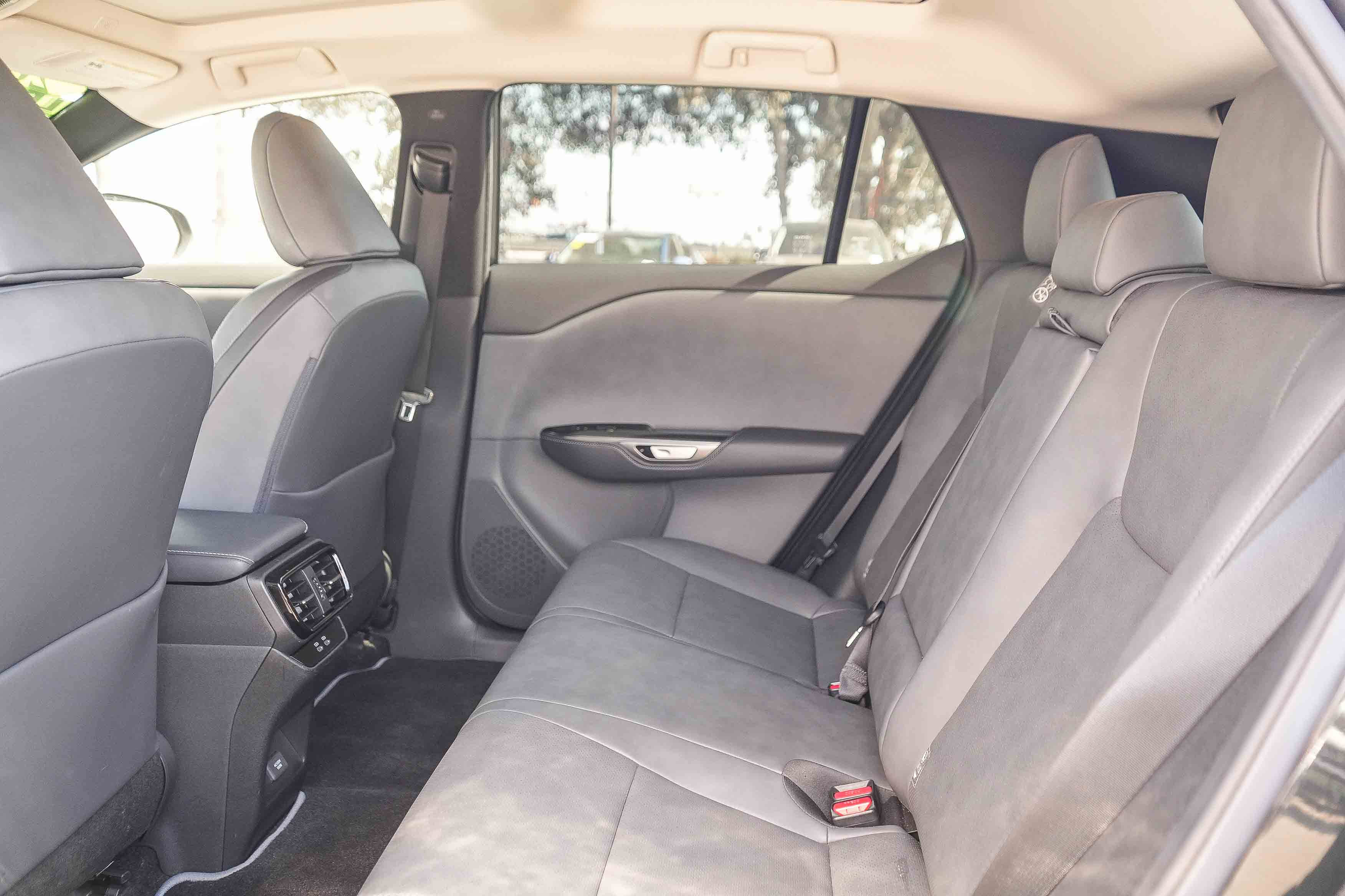 Used 2024 Lexus RZ 300e Premium w/ Technology Package FWD image 18