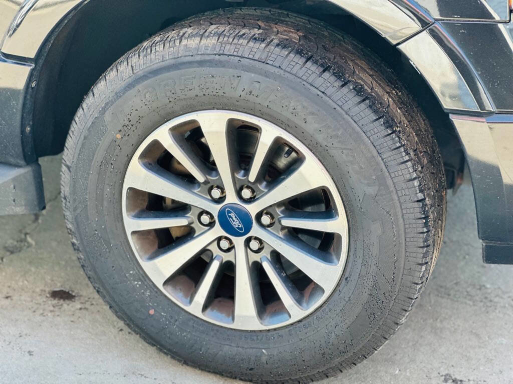 Used 2015 Ford Expedition XLT image 4