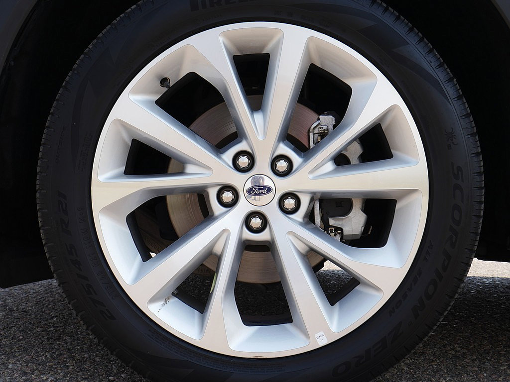 Used 2024 Ford Explorer Platinum w/ Technology Package AWD/4WD image 71