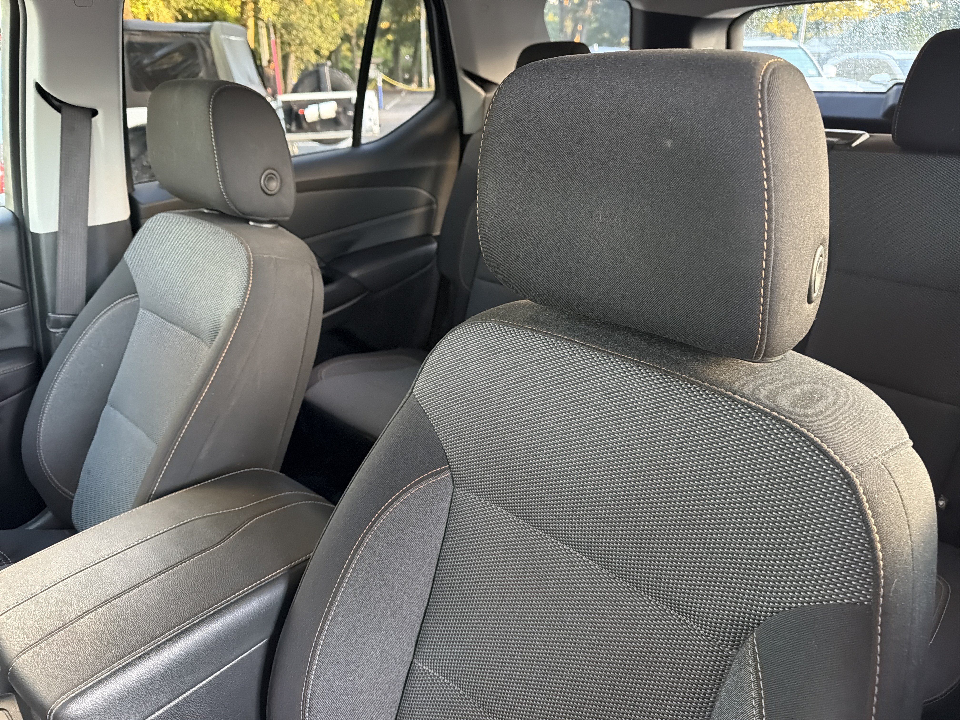 Used 2021 Chevrolet Traverse LS FWD image 18