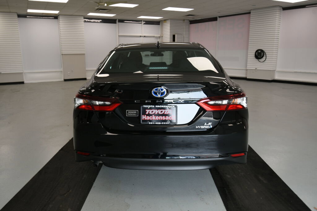Used 2022 Toyota Camry LE image 5