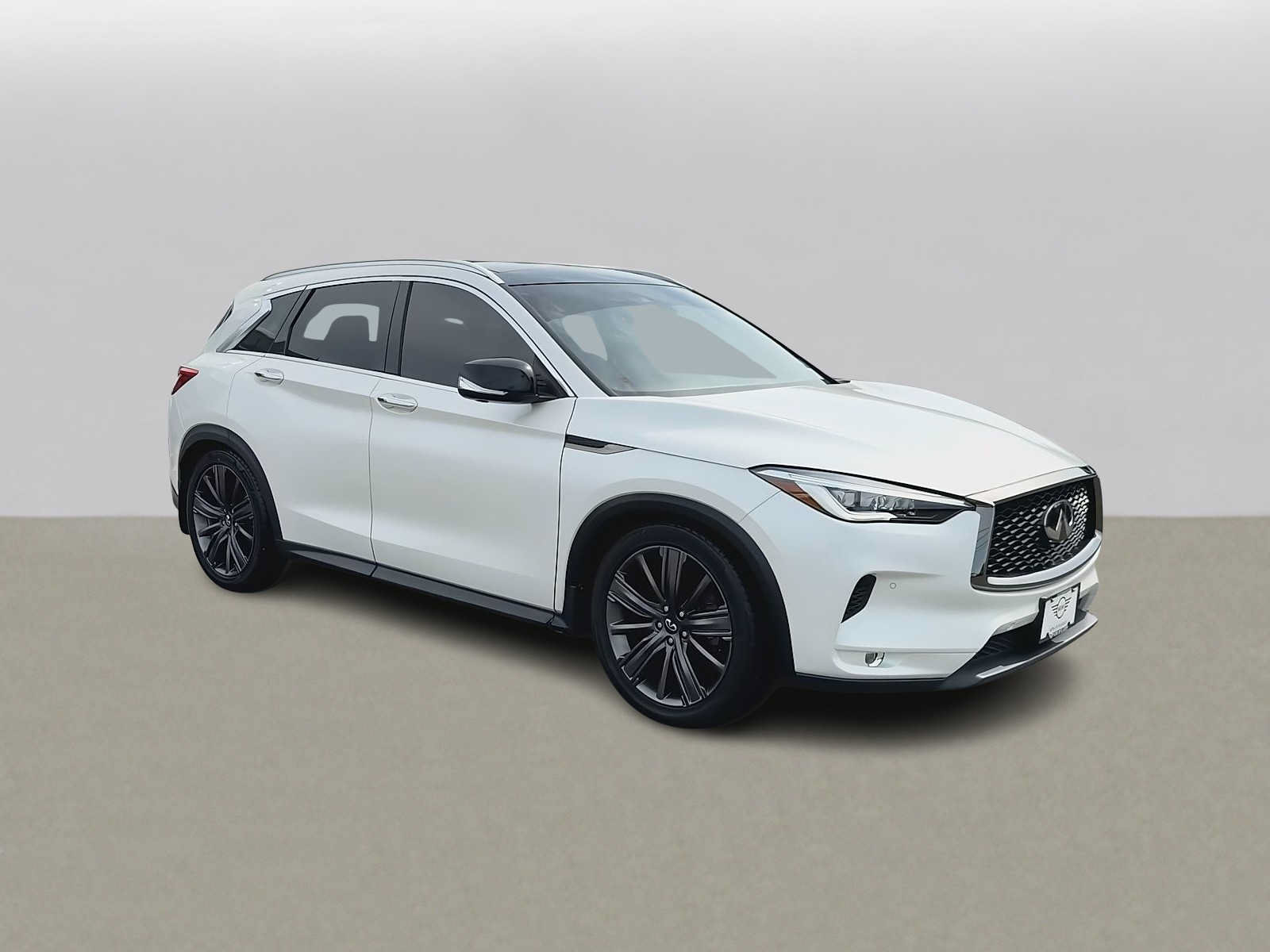 Used 2020 INFINITI QX50 Essential w/ Edition 30 Package AWD/4WD image 2