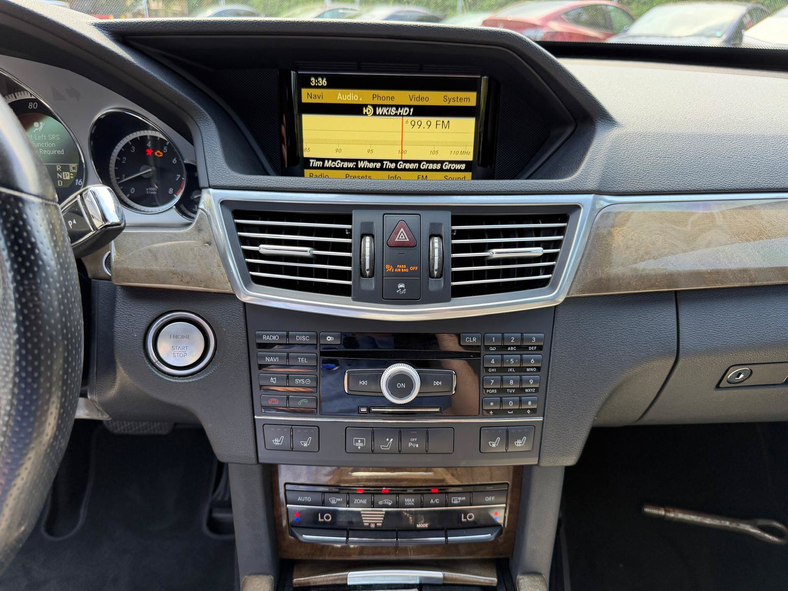 Used 2010 Mercedes-Benz E 550 Sedan image 33