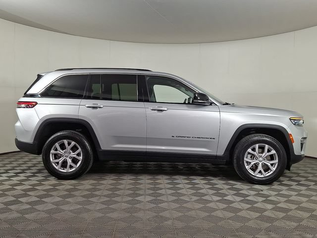 Used 2022 Jeep Grand Cherokee Limited AWD/4WD image 10