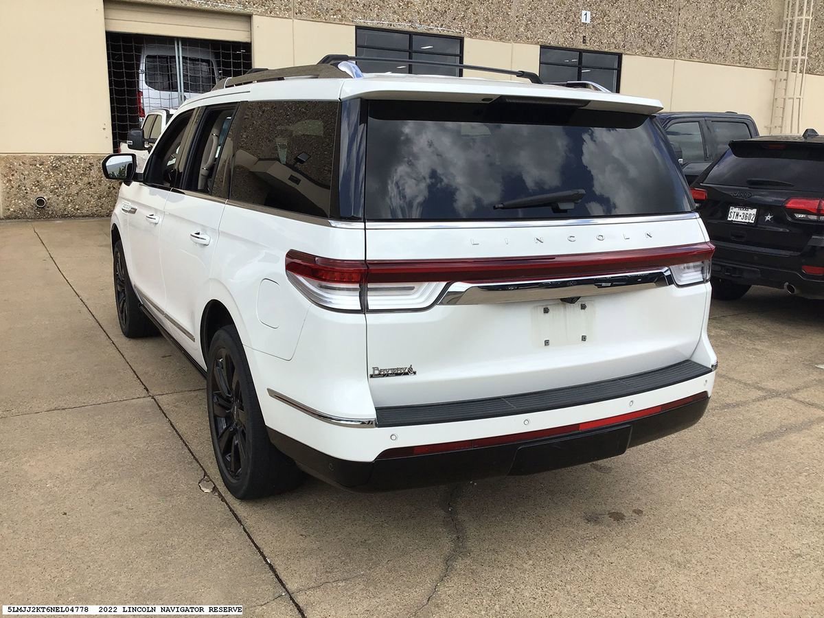 Used 2022 Lincoln Navigator Reserve RWD image 4