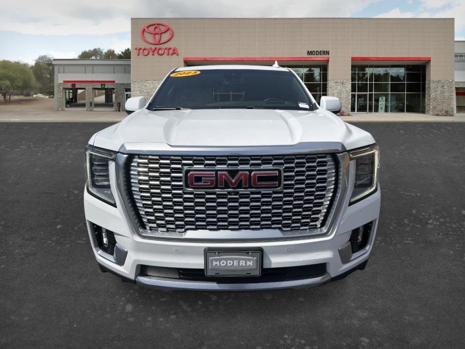 Used 2023 GMC Yukon Denali AWD/4WD image 2
