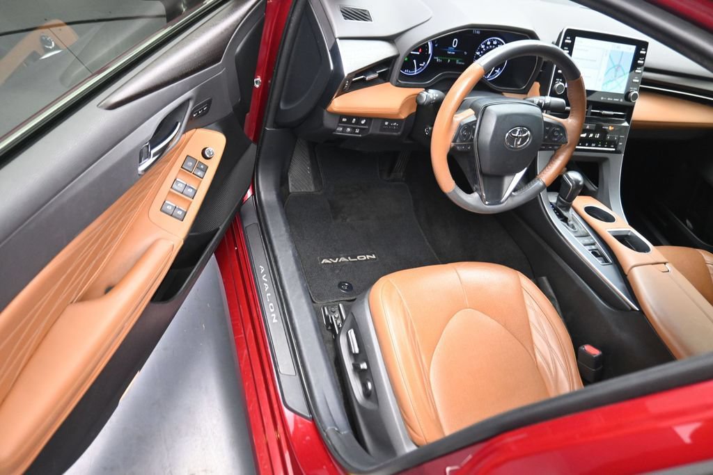 Used 2020 Toyota Avalon Limited w/ Advanced Safety Package FWD image 11
