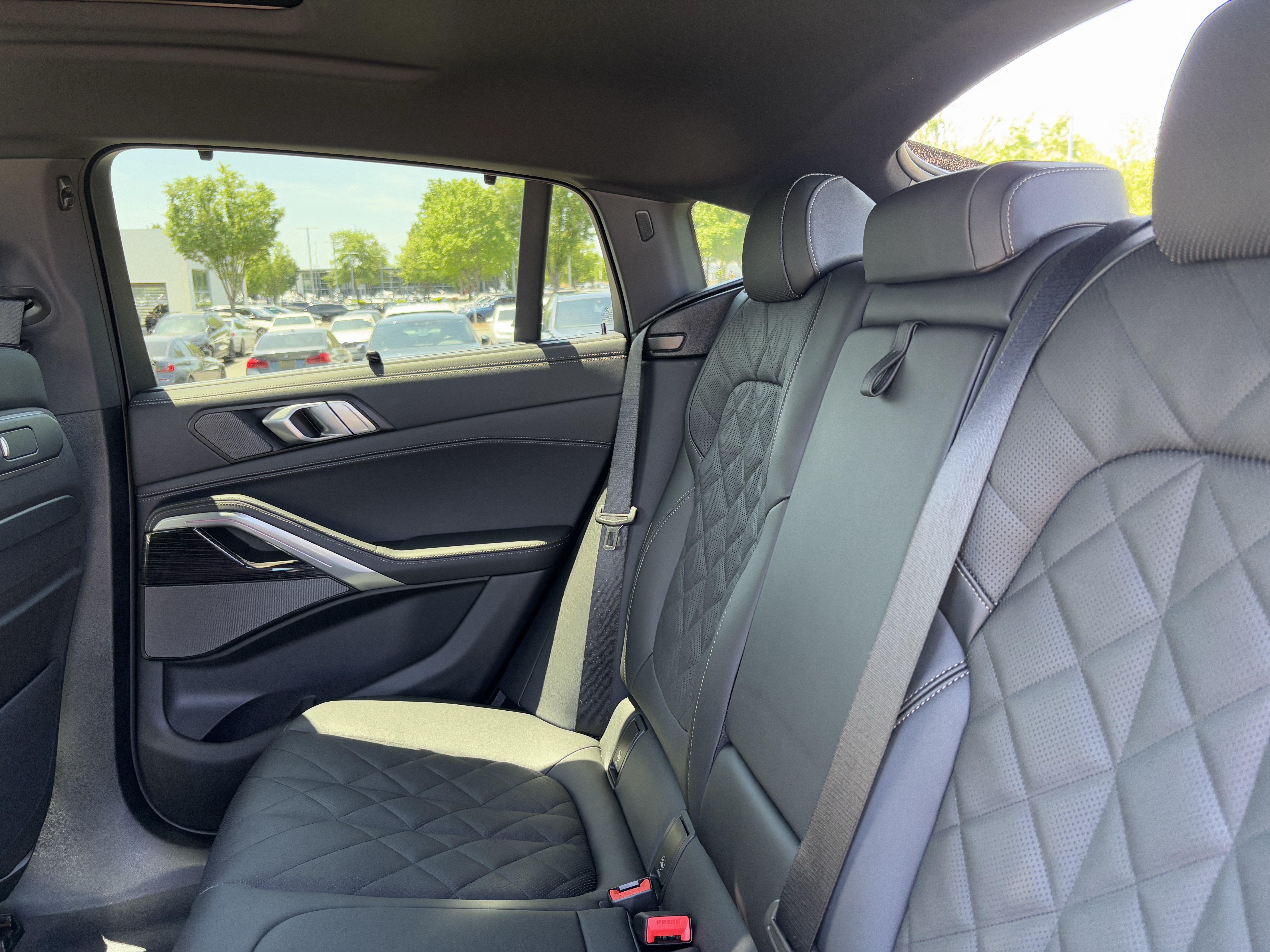 Certified 2026 BMW X6 M60i AWD/4WD image 32