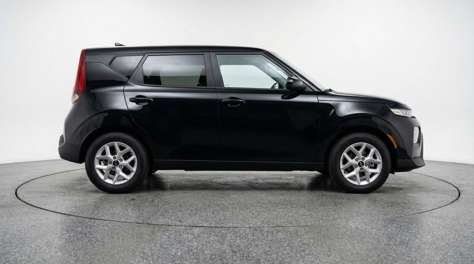Used 2025 Kia Soul LX w/ LX Technology Package FWD image 11