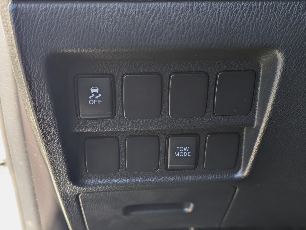 Used 2017 Nissan Pathfinder SV AWD/4WD image 23