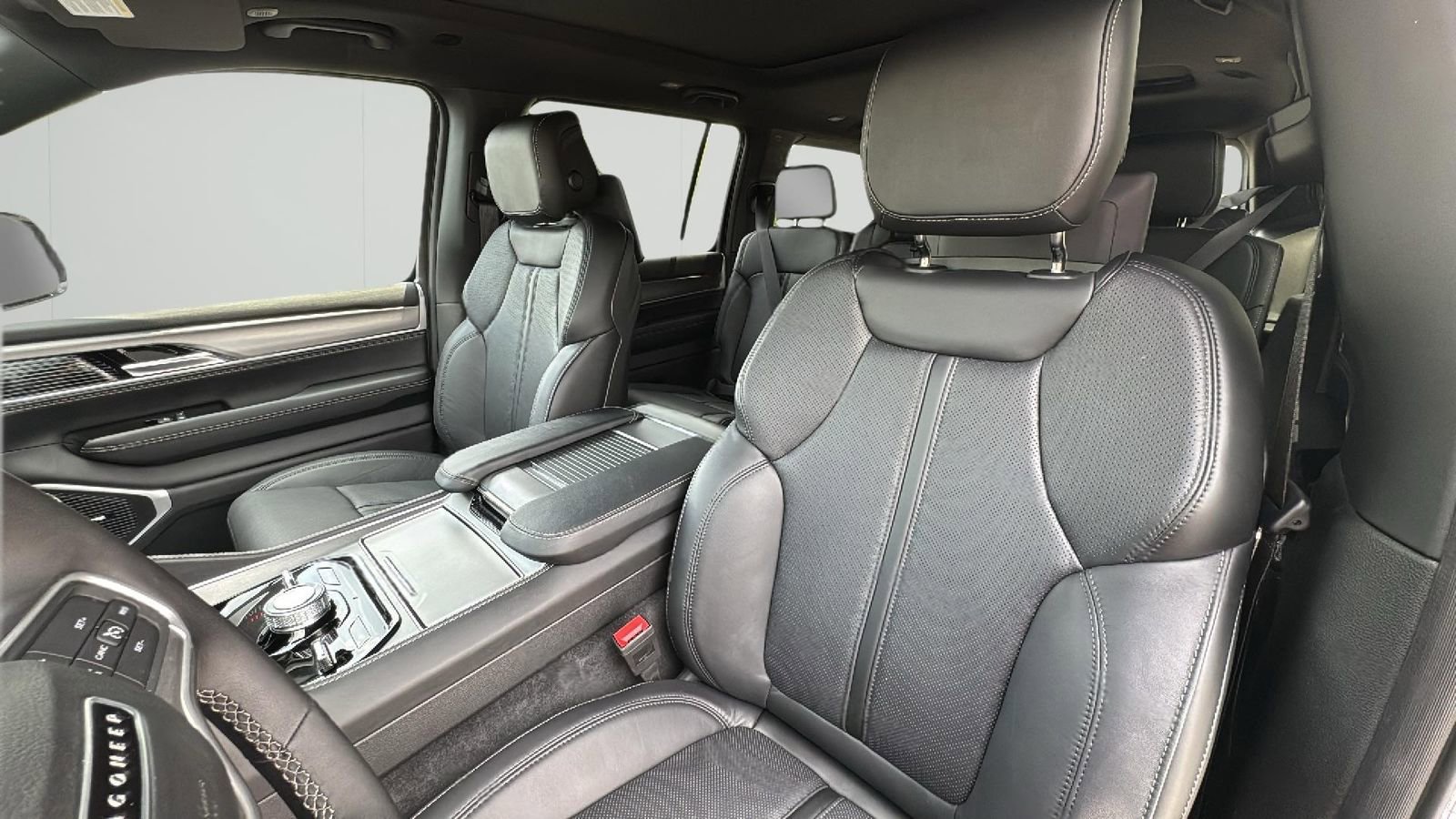 New 2025 Jeep Wagoneer Series II image 4