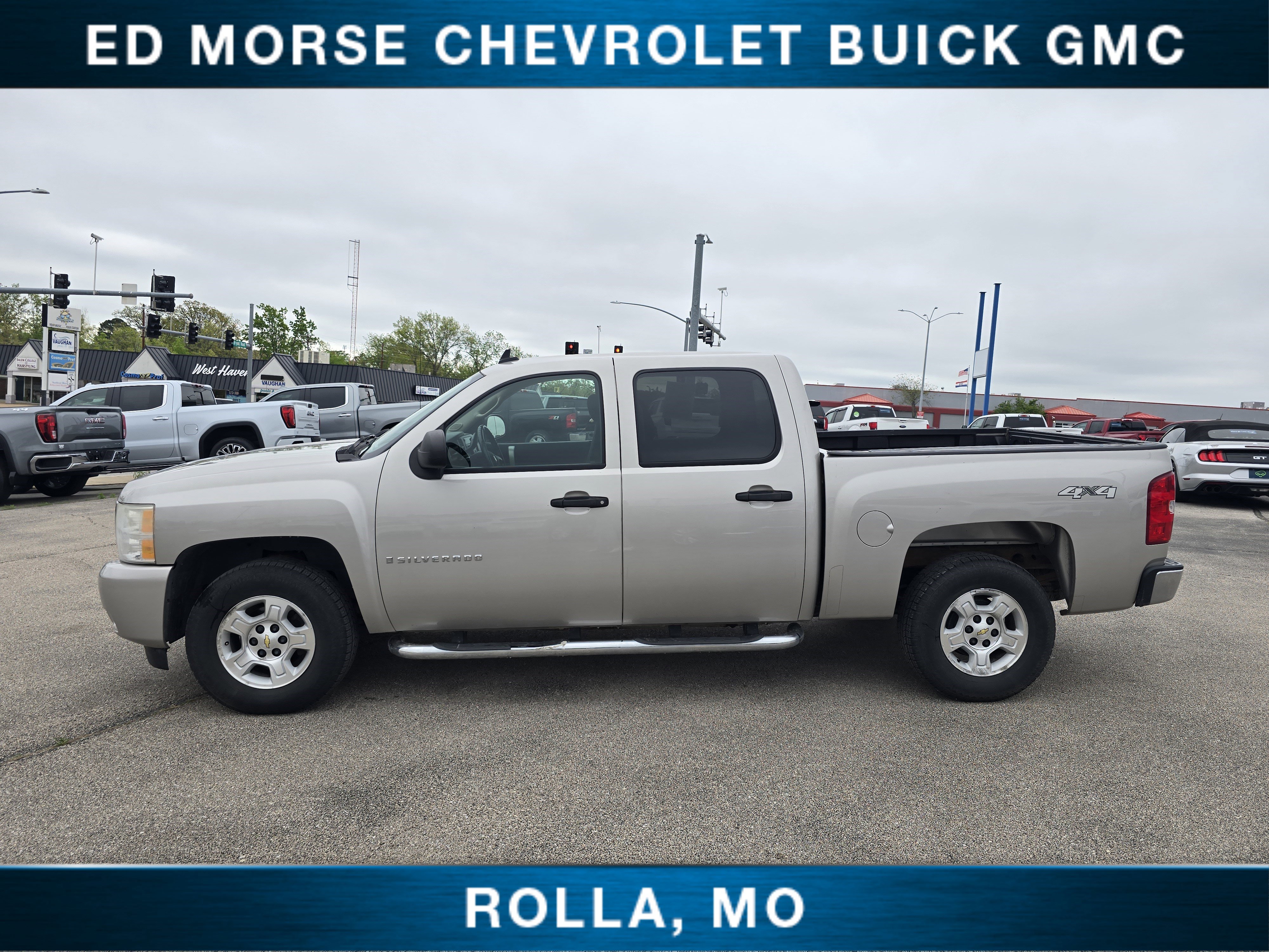 Used 2007 Chevrolet Silverado 1500 LT w/ 1LT Convenience Package AWD/4WD image 6