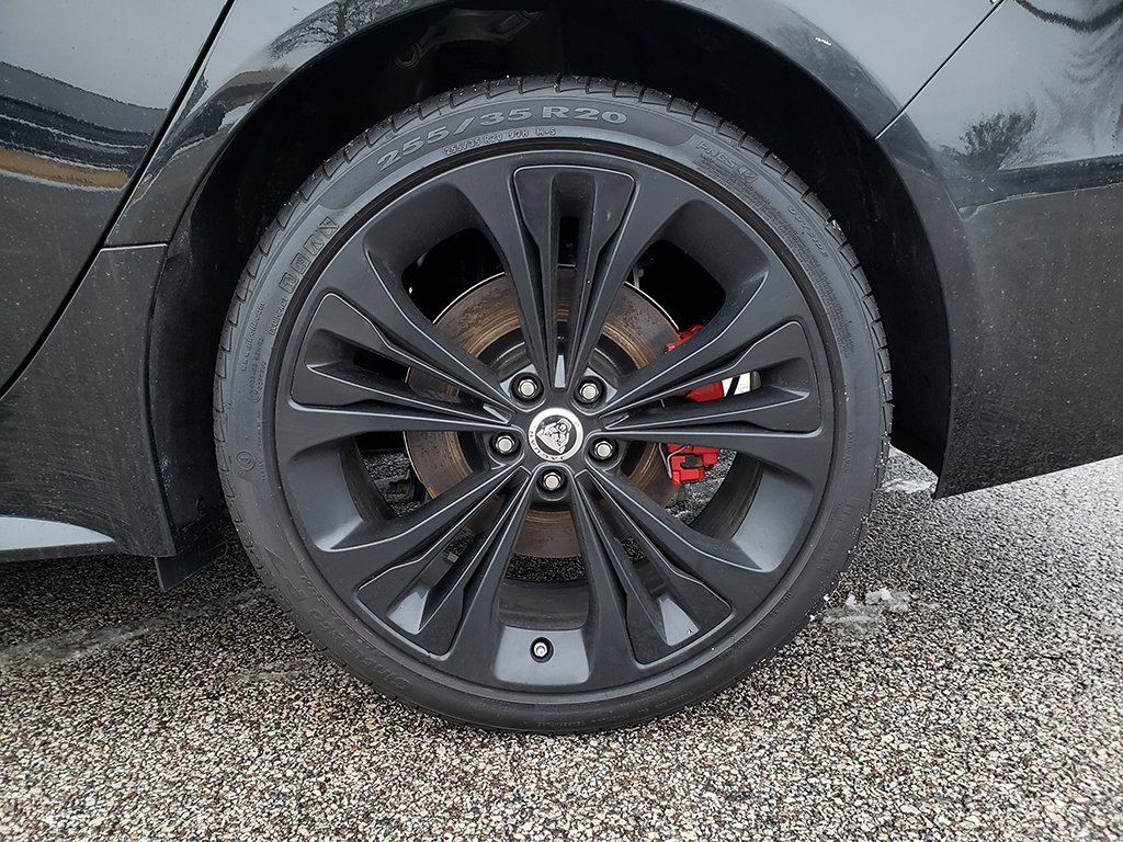 Used 2024 Jaguar XF R-Dynamic SE image 15