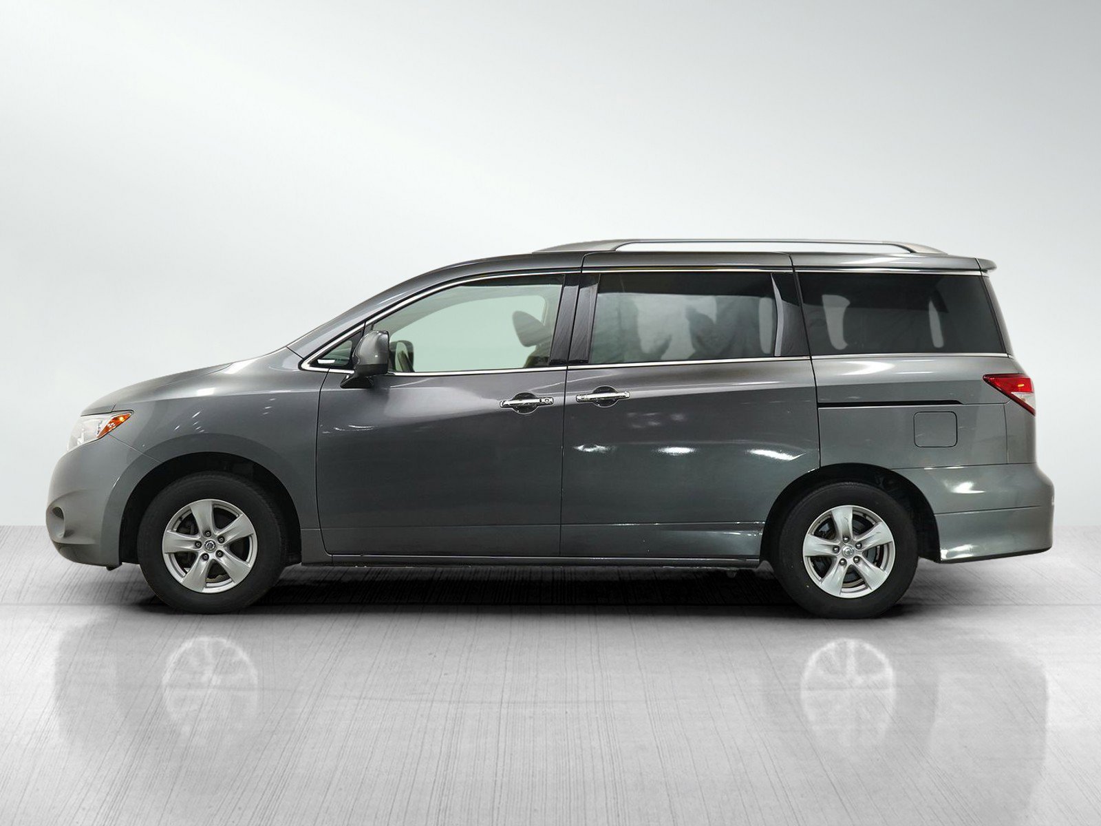Used 2017 Nissan Quest SV FWD image 2