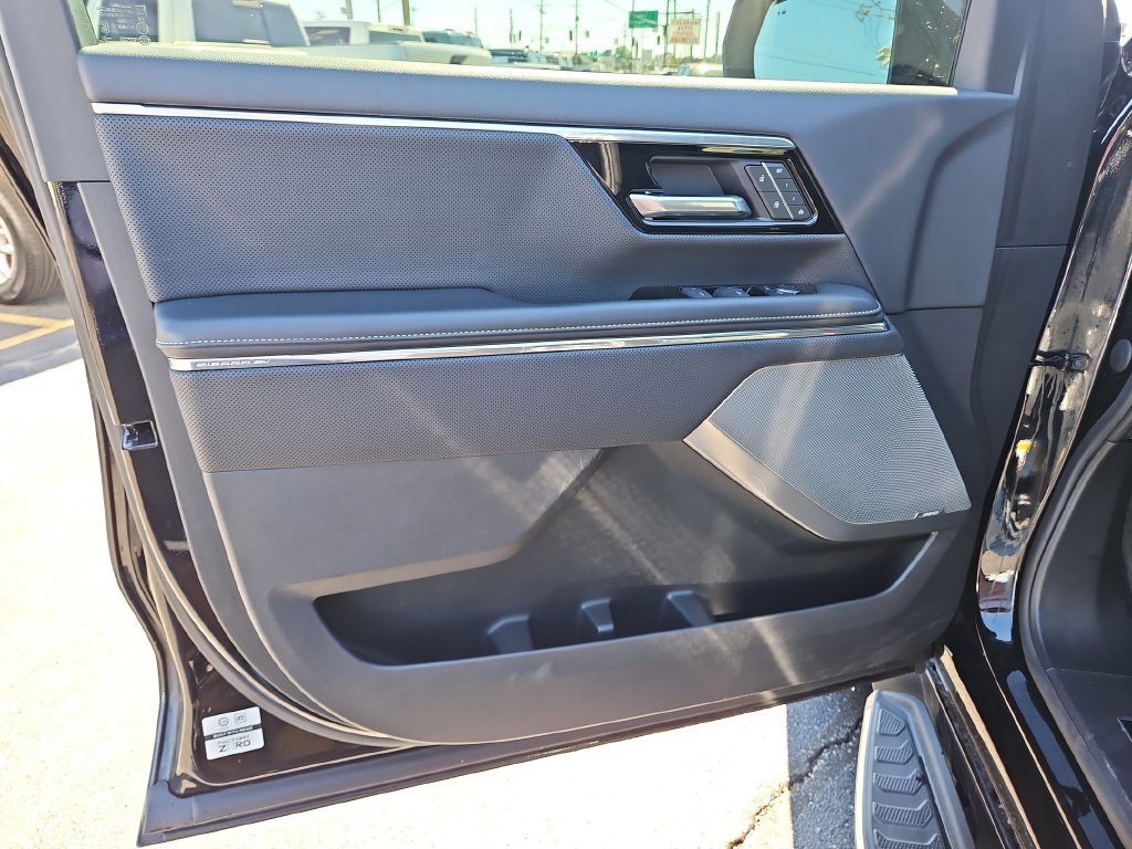 Used 2025 GMC Sierra EV Denali AWD/4WD image 22