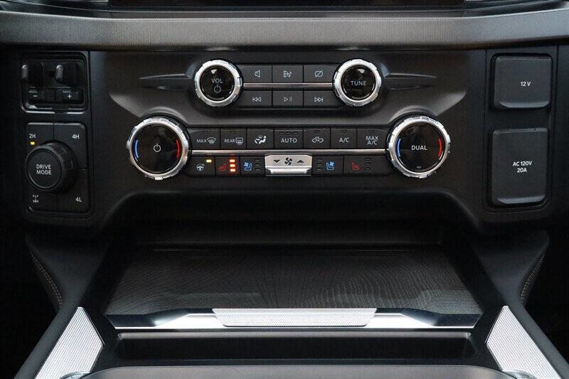 Used 2023 Ford F350 Platinum AWD/4WD image 25