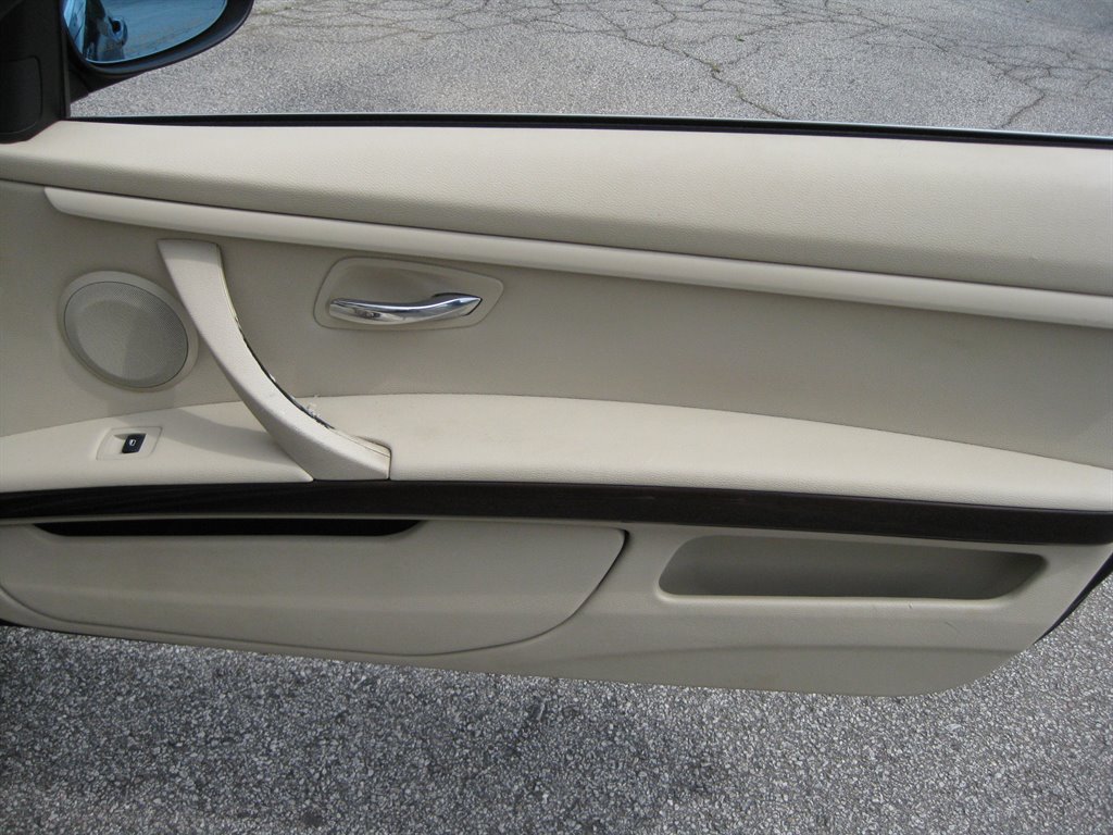 Used 2009 BMW 328i Convertible RWD image 26