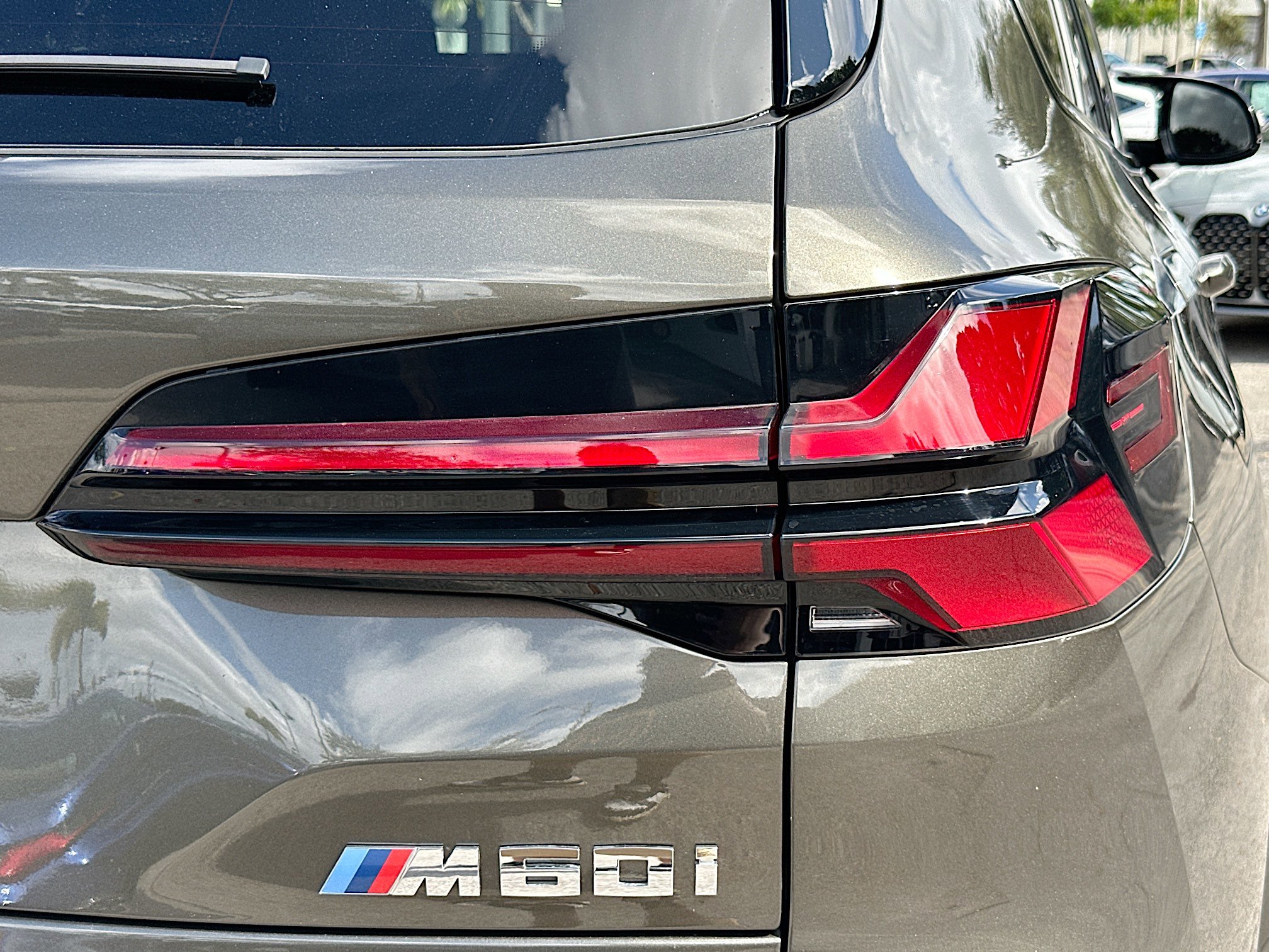 Certified 2025 BMW X5 M60i w/ Executive Package image 33