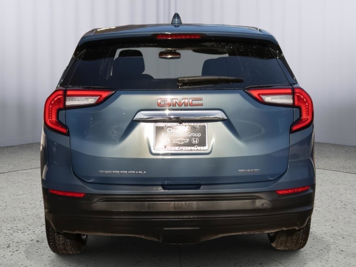 Used 2024 GMC Terrain SLE image 22