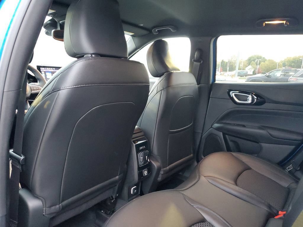 New 2026 Jeep Compass Latitude AWD/4WD image 11