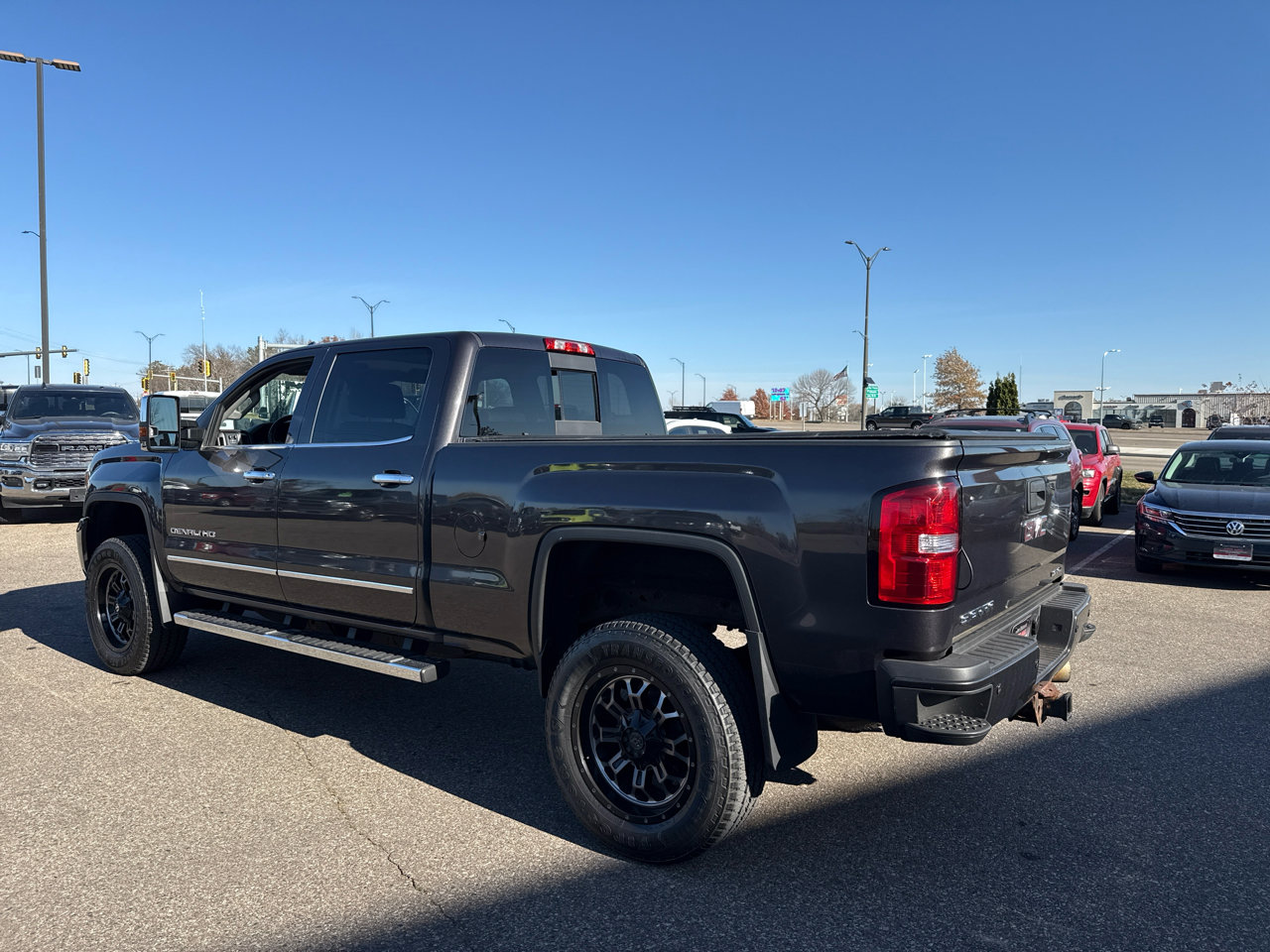 Used 2015 GMC Sierra 2500 Denali w/ Duramax Plus Package image 3