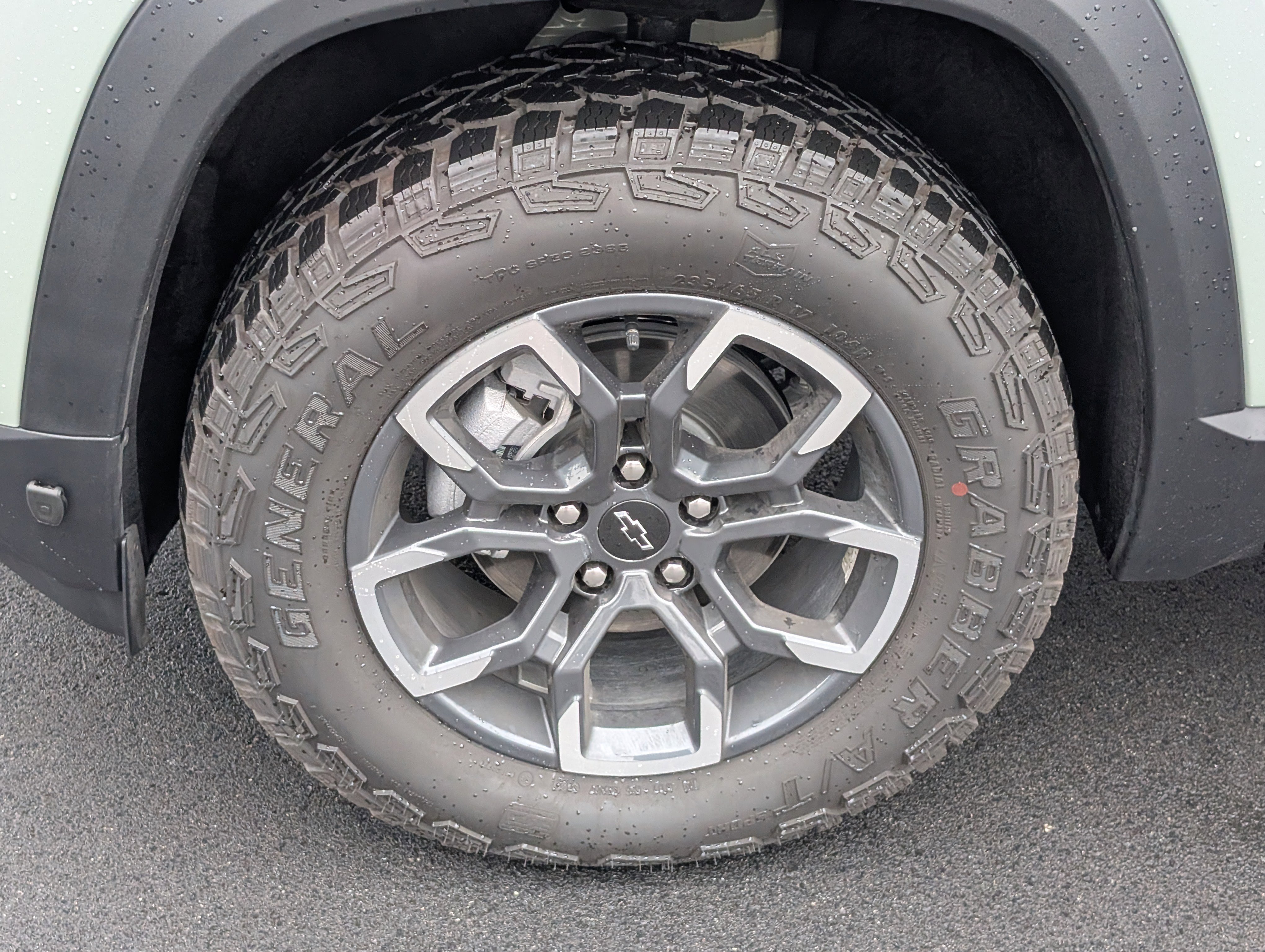 Used 2026 Chevrolet Equinox ACTIV image 13