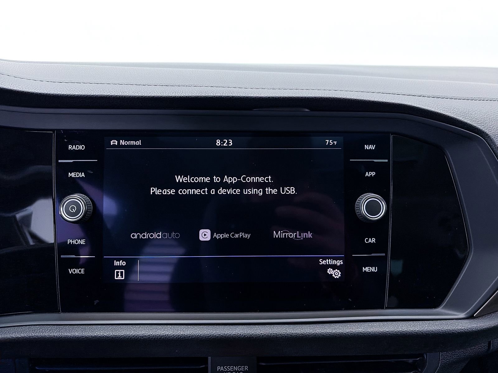 Used 2019 Volkswagen Jetta SEL Premium FWD image 21