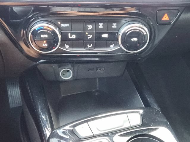 Used 2025 Chevrolet Trax RS w/ Driver Confidence Package FWD image 21