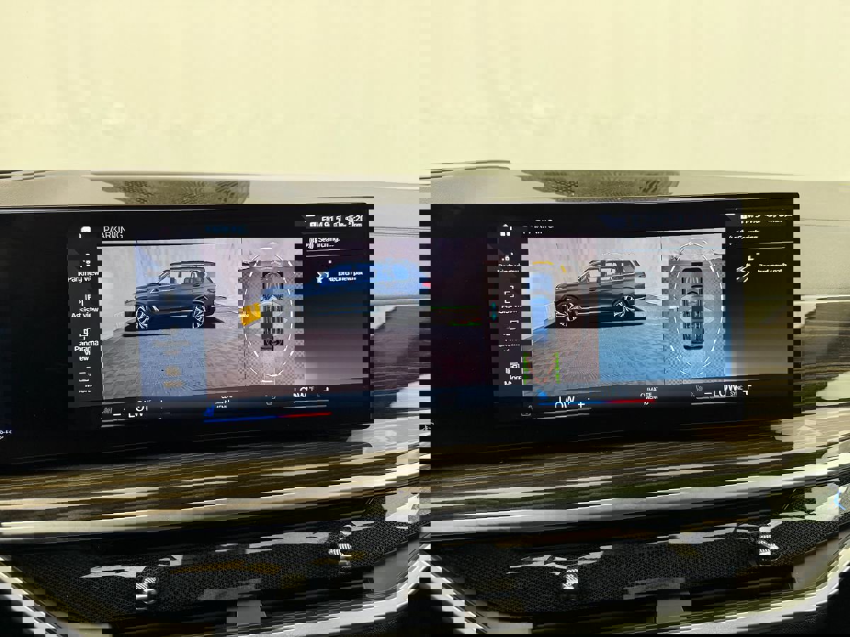 Used 2023 BMW X7 xDrive40i w/ Premium Package image 43