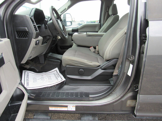 Used 2018 Ford F550 2WD Crew Cab Super Duty image 38