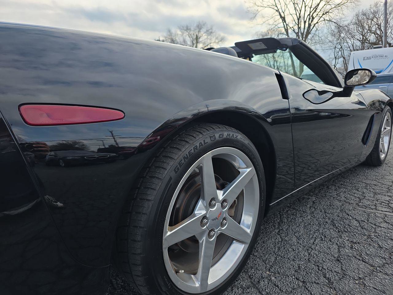 Used 2005 Chevrolet Corvette Convertible w/ Preferred Equipment Group image 32